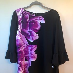 Alifani top with bell sleeves XL
